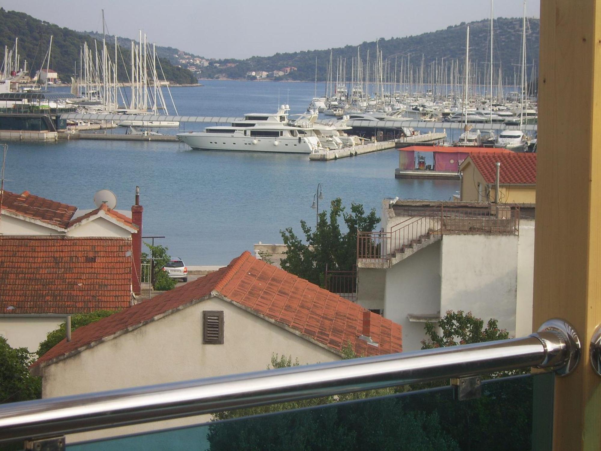 Apartments Villa Erik Rogoznica  Oda fotoğraf
