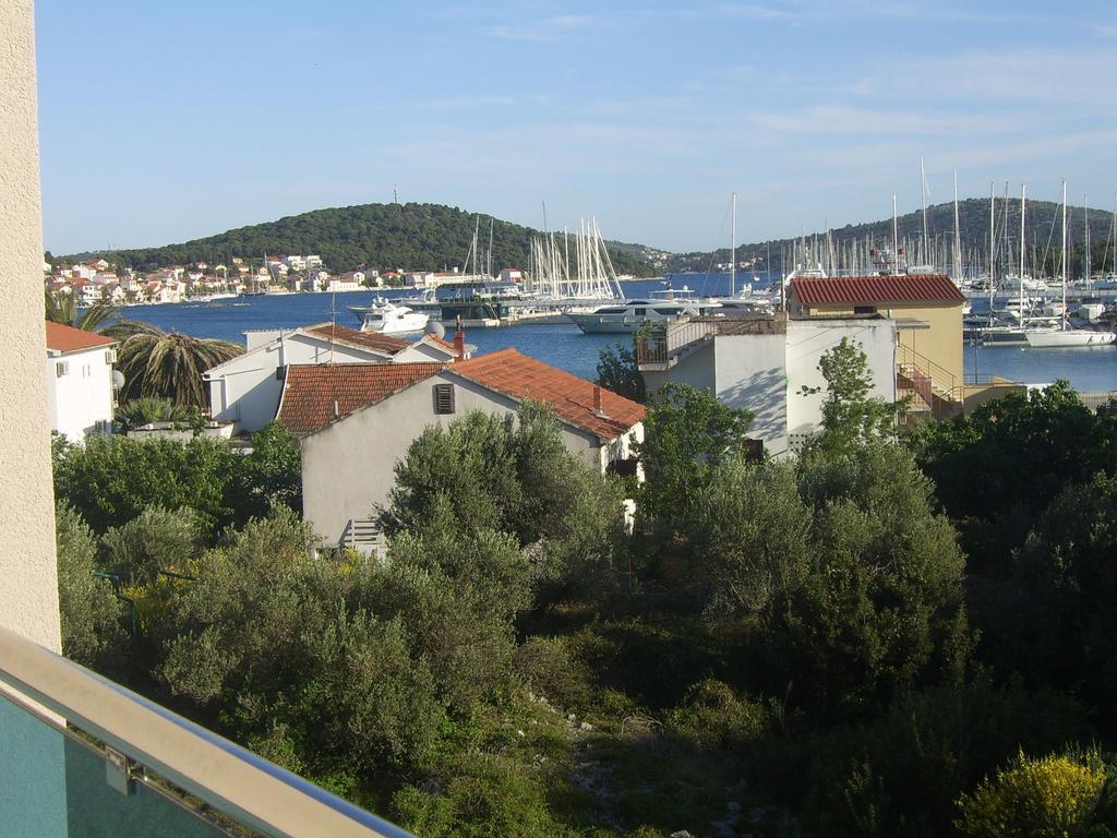 Apartments Villa Erik Rogoznica  Oda fotoğraf
